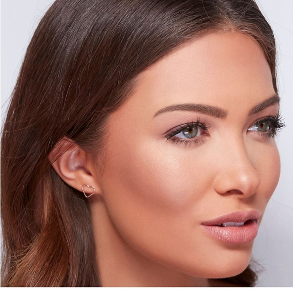 🆕Too Faced - Sun Bunny Natural Bronzer - Picture 4 of 10